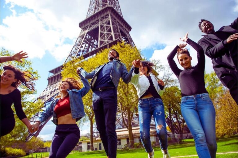 Conexión, aventura y ahorro entre los beneficios de viajar en grupo