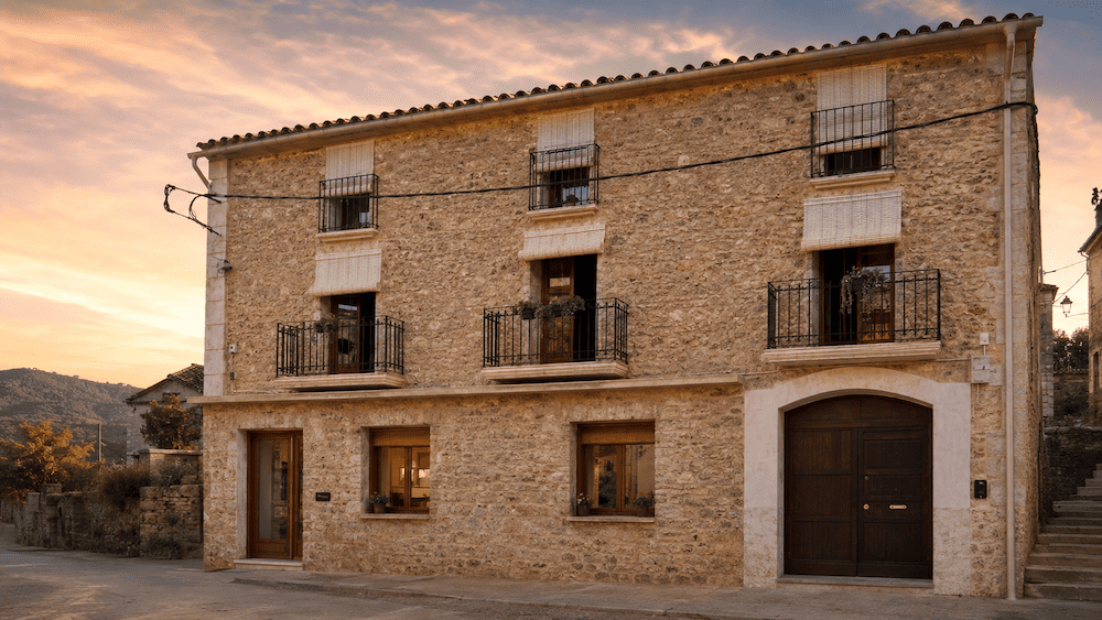La Mejor Casa Rural en Lleida: Historia, Naturaleza y Confort en el Baix Segre