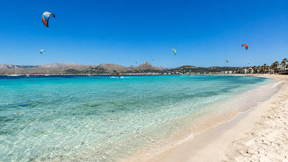 Mallorca windsurf o Kitesurf Mallorca: Te explicamos diferentes opciones de aprender